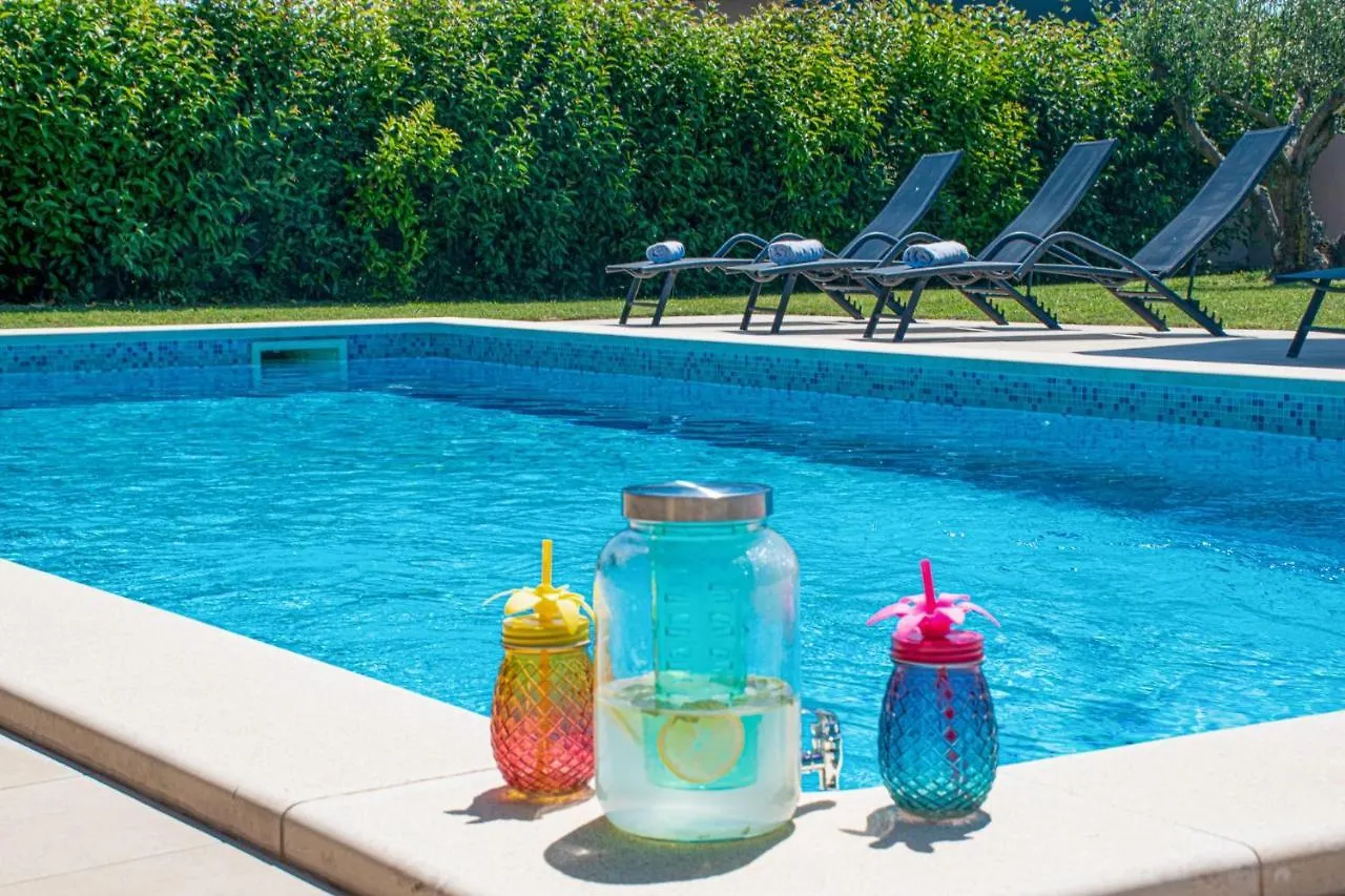 Villa Enjoy Mit Privatem Pool, By Istrabook Pula