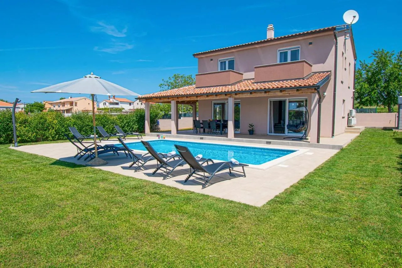 Villa Enjoy Mit Privatem Pool, By Istrabook Pula