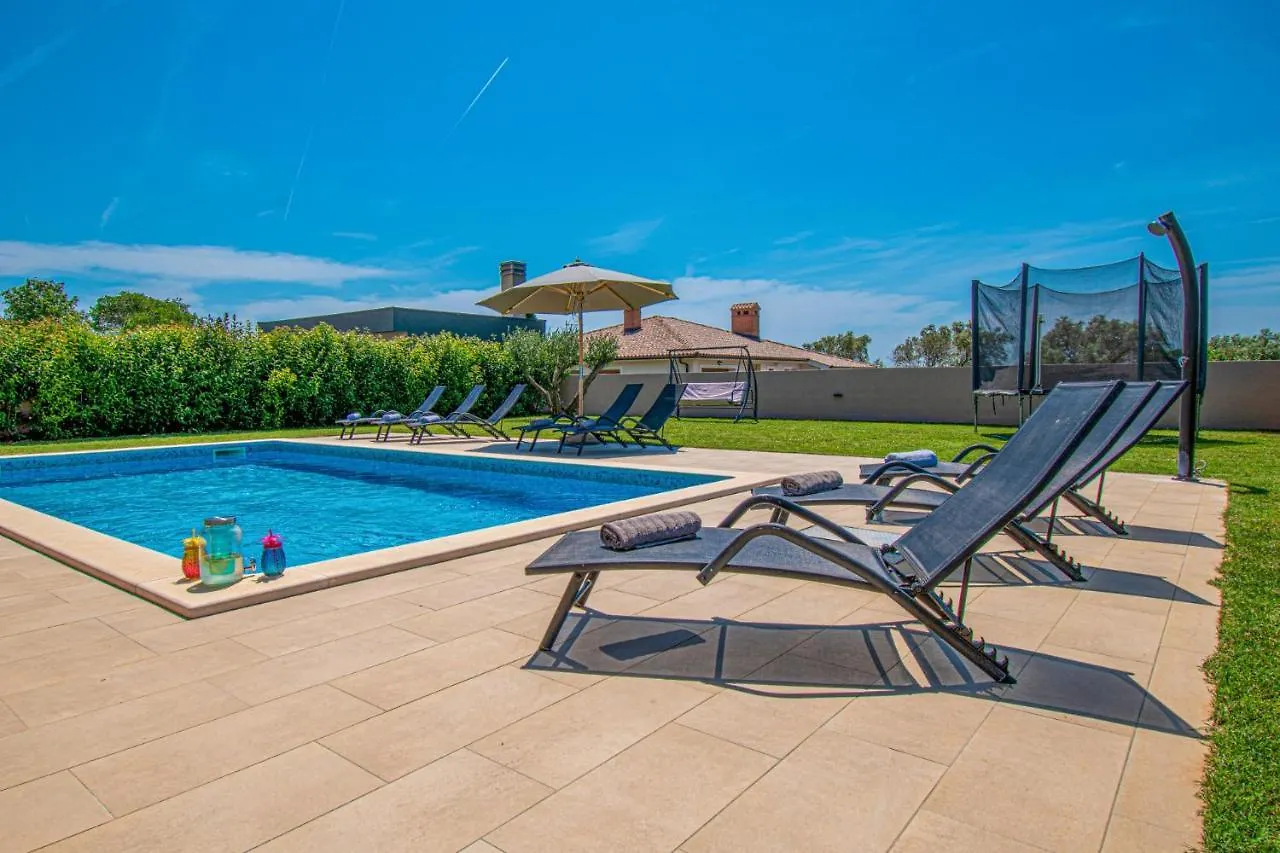 Villa Enjoy Mit Privatem Pool, By Istrabook Pula