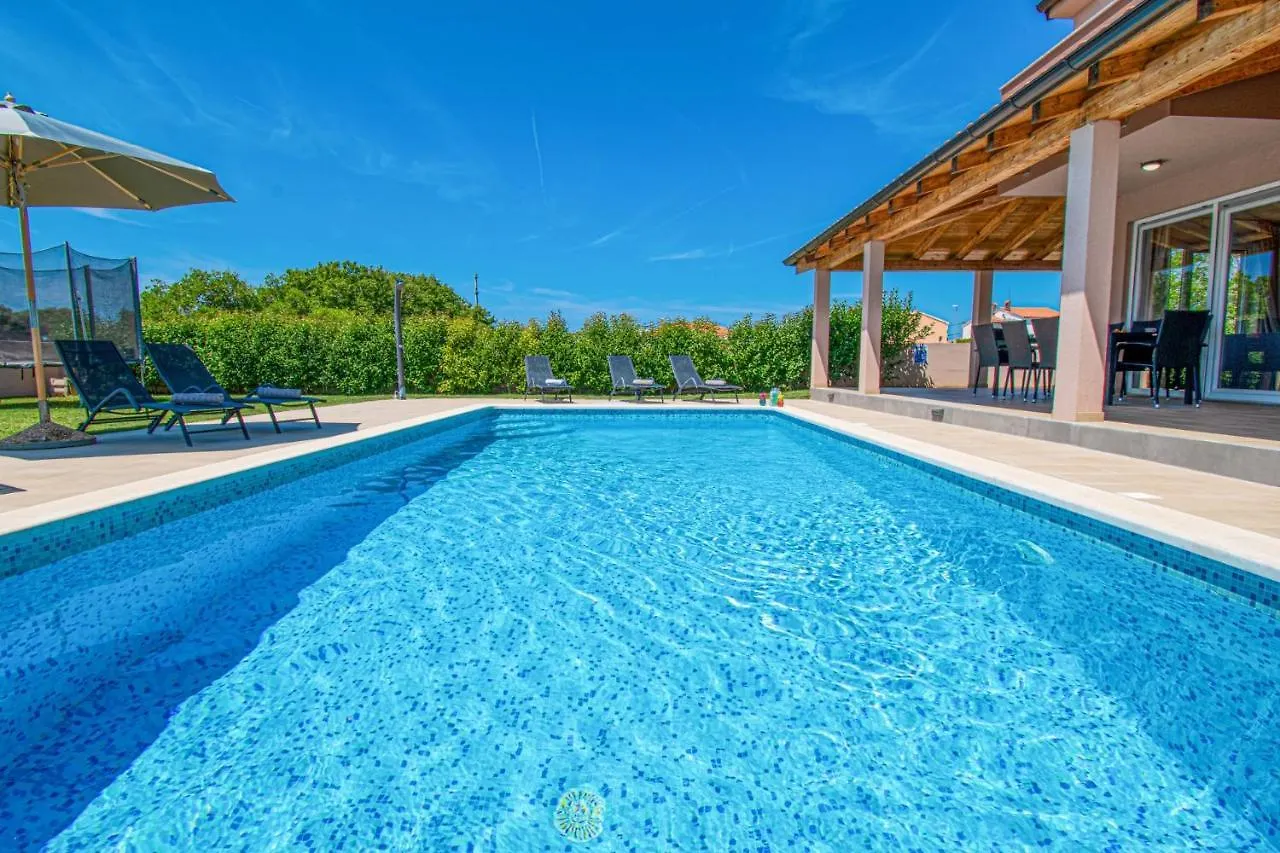 פולה Villa Enjoy Mit Privatem Pool, By Istrabook