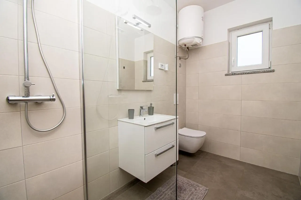 פולה Villa Enjoy Mit Privatem Pool, By Istrabook