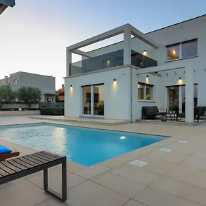 Villa Modern Nerina With Private Pool Near, Pula