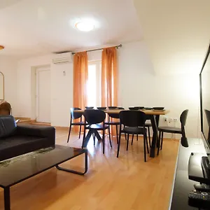 Suitable Summer Apartamento